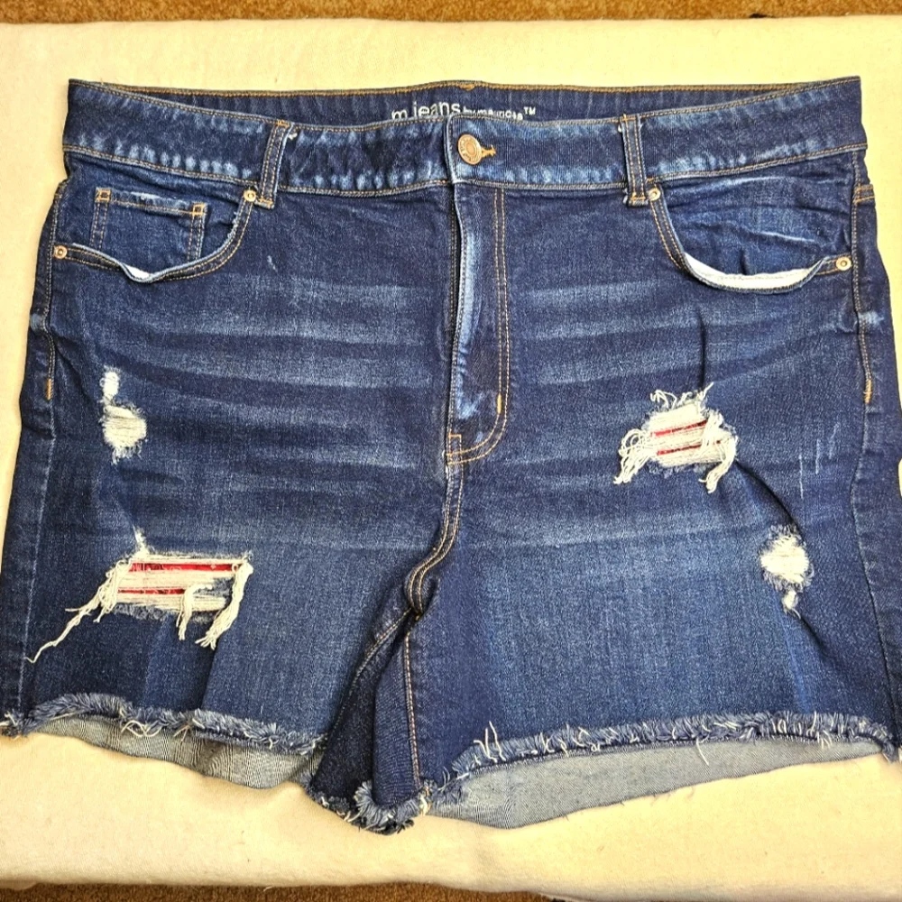 Maurices High Rise Distressed Bandana Jean Shorts 24W Stretch Like NEW W-2498